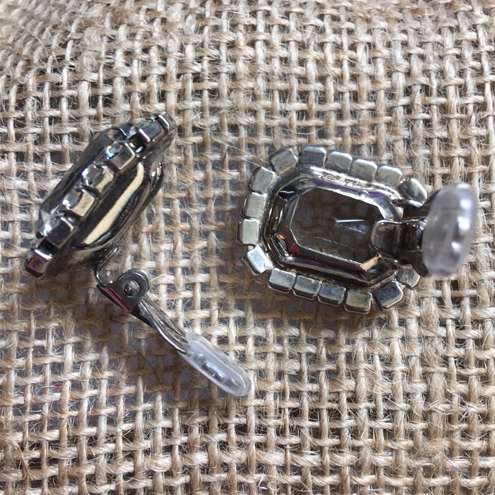 Large clear Rhinestone earrings - Picture 3 of 3